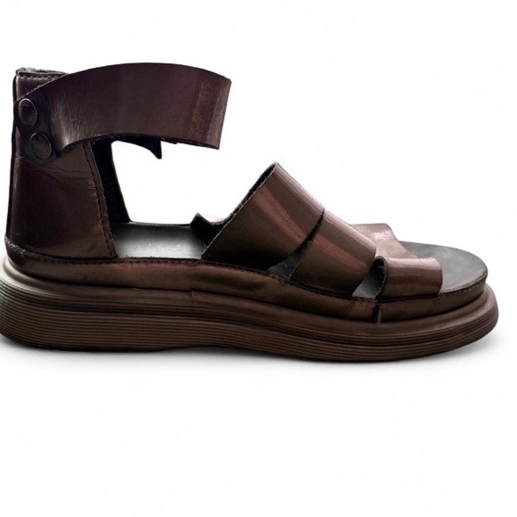 Dr. Martens Clarissa Quad Pewter Spectra Patent Leather Metallic Sandals Size 9 - Picture 6 of 8